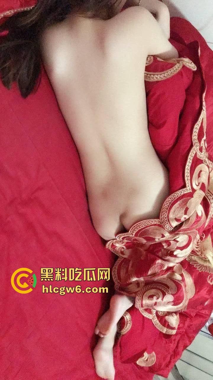 四川成都接盘侠小哥翻车！相亲娶了个前陪酒按摩妹，婚后做爱太会伺候露了馅！-6