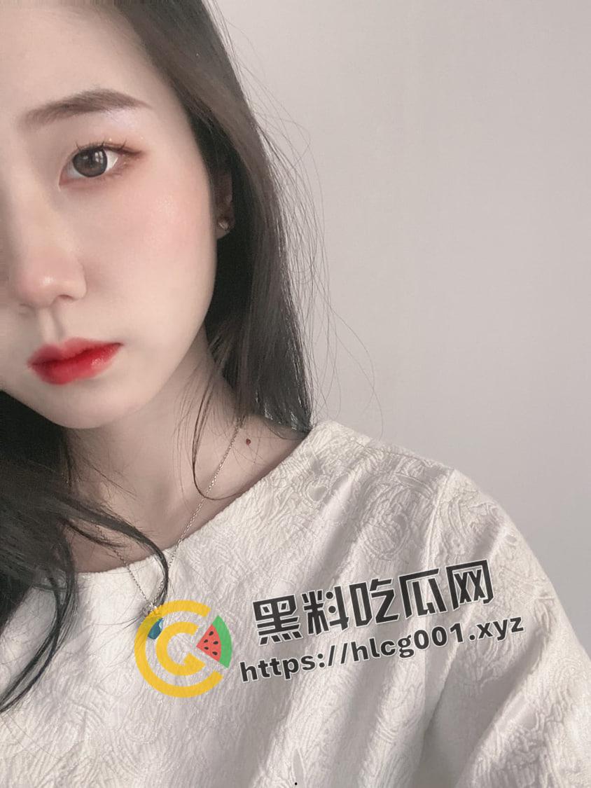 浙江宁波名媛的真实面孔 星巴克手里拿 大屌硬往逼立塞 被操到声嘶力竭还不停下 果然公车就是不心疼-6