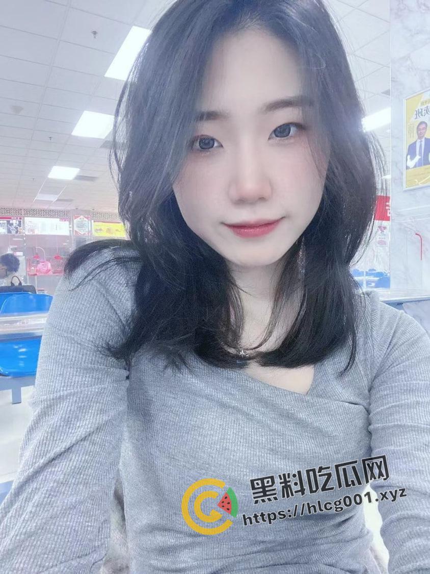 浙江宁波名媛的真实面孔 星巴克手里拿 大屌硬往逼立塞 被操到声嘶力竭还不停下 果然公车就是不心疼-8